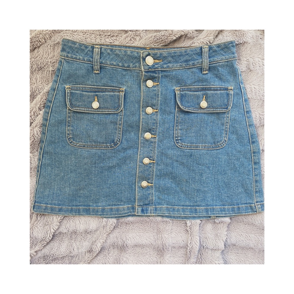 AEO | 💙 button front light wash denim mini skirt with pockets 💙